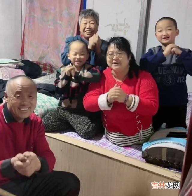 15年湖北无腿妈妈试管生下双胞胎，后孩子有发育障碍，近况如何？