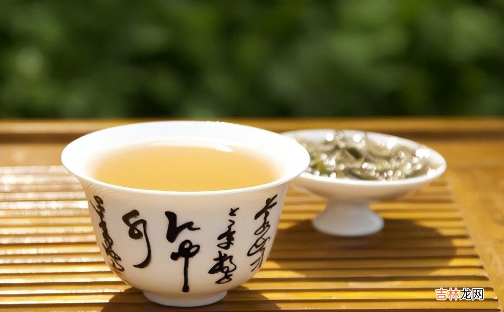 有一种人，讨厌饭局，却常常去参与饭局