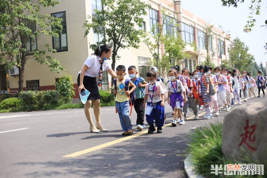 非凡十年 | 年年有新校,都是高起点!青岛成立百余中小学教育集团,扩大优质教育资源覆盖