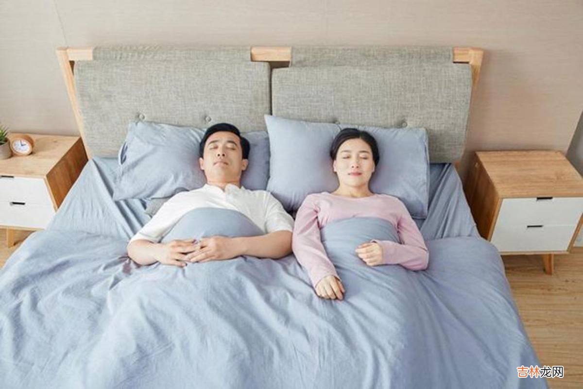 中年夫妻为何喜欢分房睡？60岁后还能有夫妻生活吗？答案揭晓！