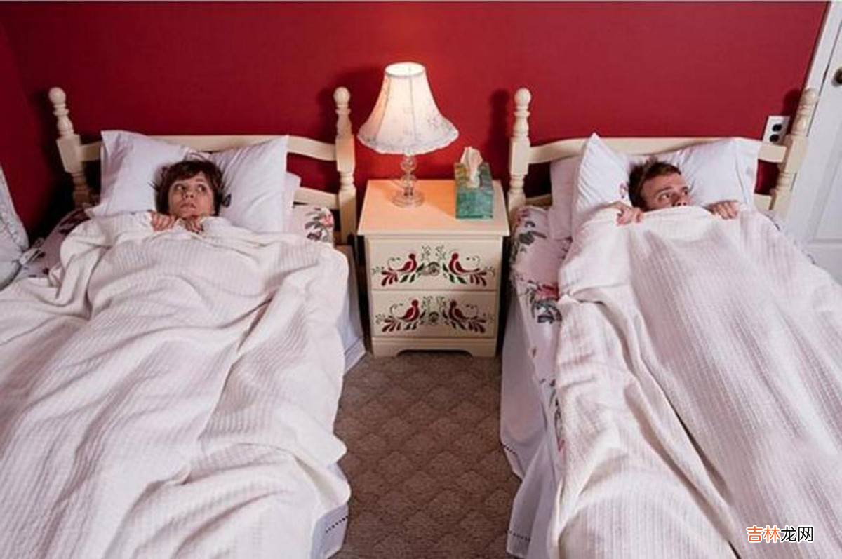 中年夫妻为何喜欢分房睡？60岁后还能有夫妻生活吗？答案揭晓！