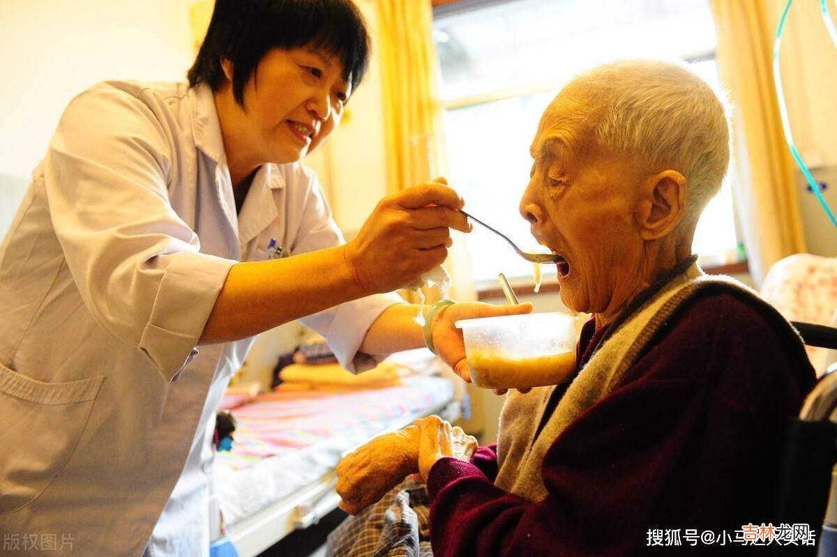“父母老了，你会自己照顾还是送去养老院？”3位子女说出真心话