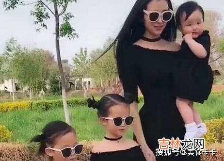 美女辣妈带仨女儿出门走红，网友：这爸爸上辈子是有多花心？