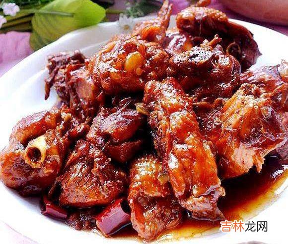 它是“天然的雌激素”，女人要多吃，滋润卵巢还调经，身体好！