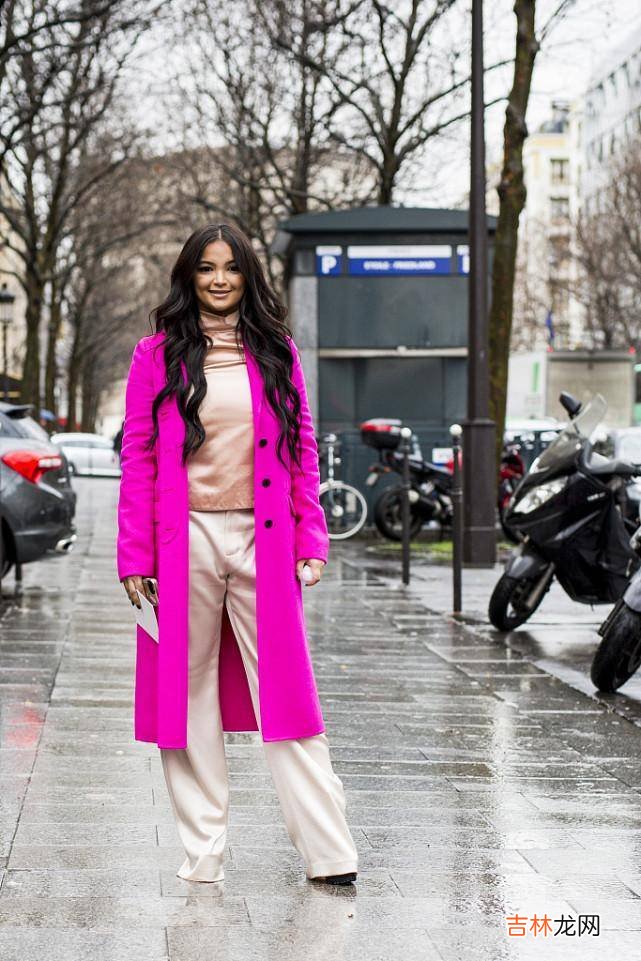 没有什么颜色比粉色更适合女性了,入手一件粉色的服装,十分甜美