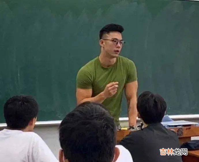 【教育热议】卷王之王！深圳高一学子为竞选课代表，竟全程直播做高考卷！上海某高校老师因身材颜值出圈！可否回到传统的应试教育时代！