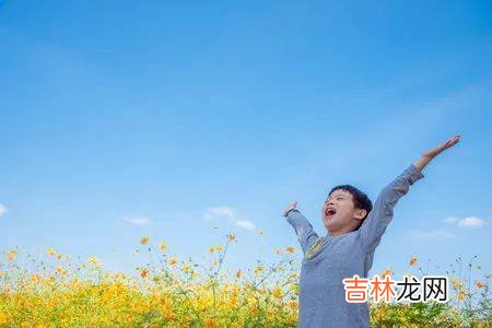 男孩给天文馆纠错，气到“暴走”：那些知识储备强大的孩子，是如何养成的？