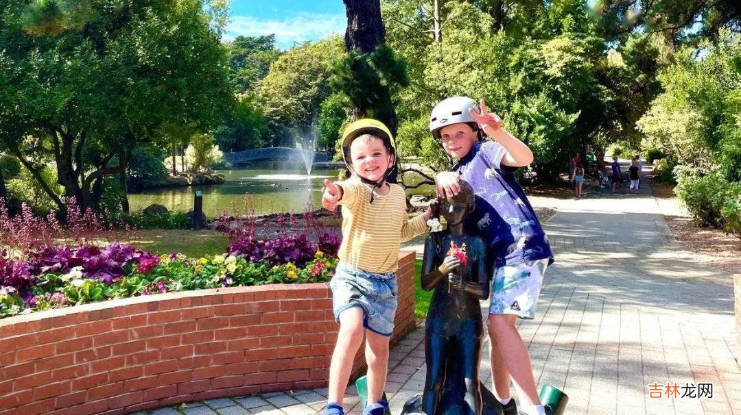 裸辞后，奥克兰夫妇带孩子搬到新西兰最南端，评论区炸锅了