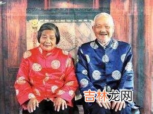 人到中年,庆幸自己还待在婚姻这座围城里!