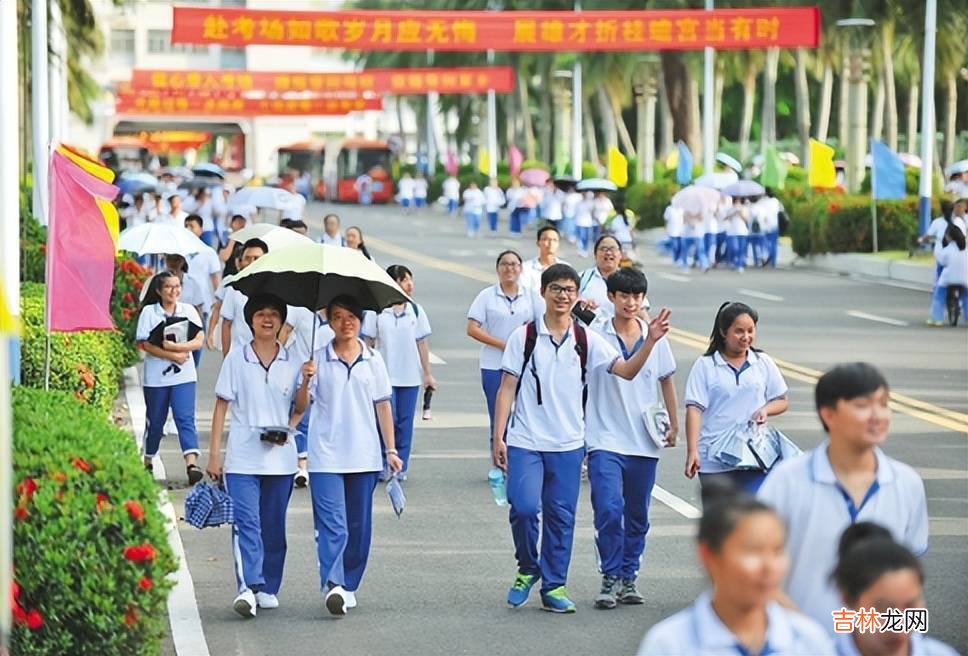 浙江一初中生刮花私家车，留下纸条和联系方式，车主:做两套试卷