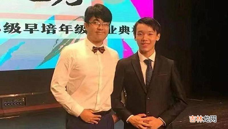 网曝北电导演骚扰女生，逼迫女方穿泳装超短裙，受害人数达160位
