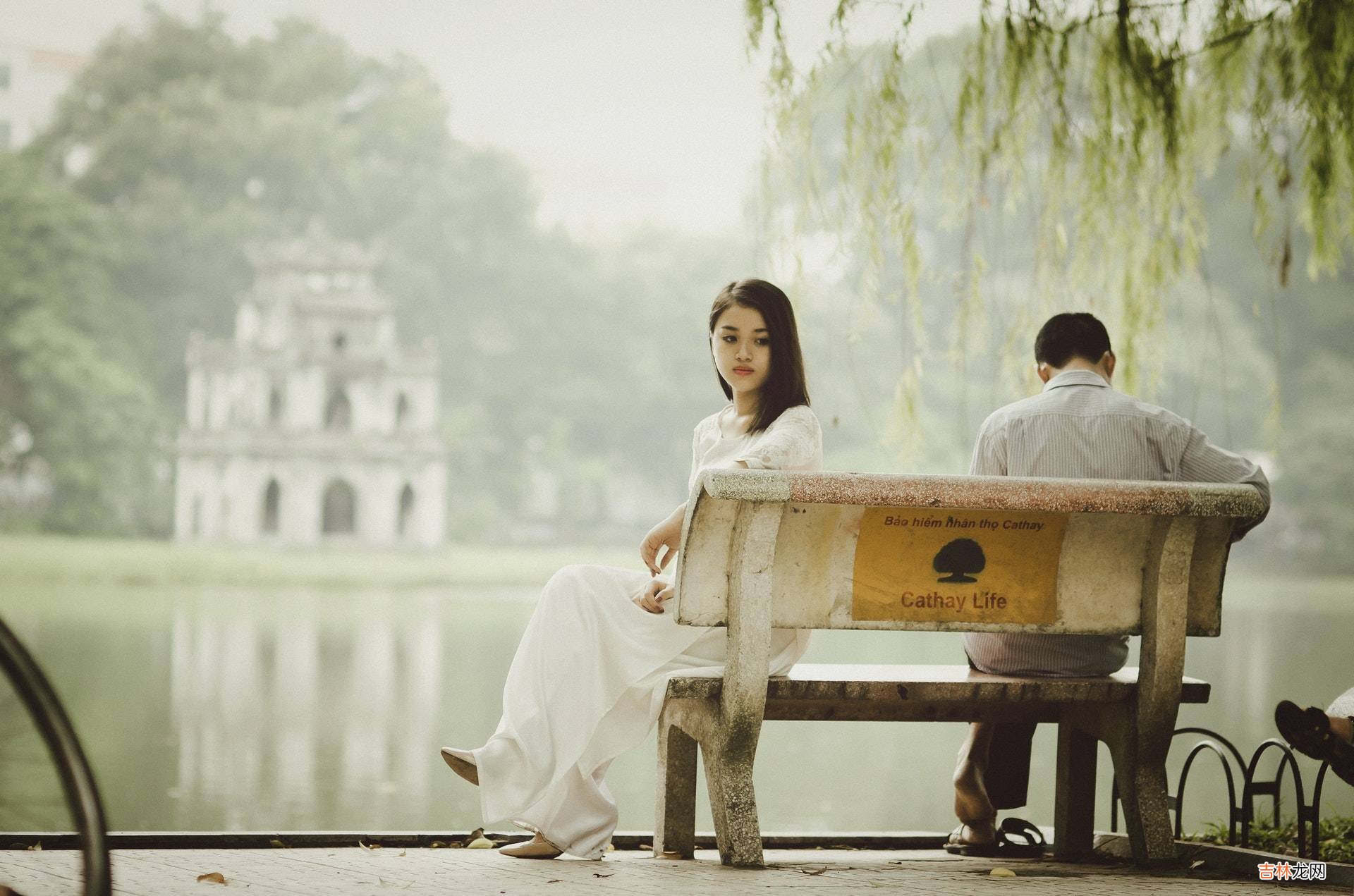 “让你爸妈别来，哪有岳父母住女婿家”妻子：这可是我的房子