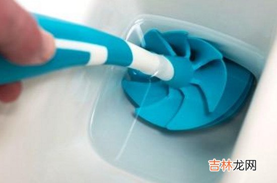马桶刷怎么用来通厕所