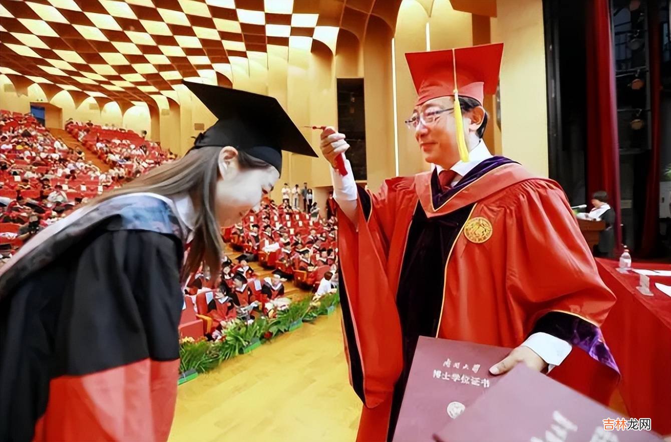 浙大博士回应送外卖，给学校丢人了，网友：对得起父母的付出吗？