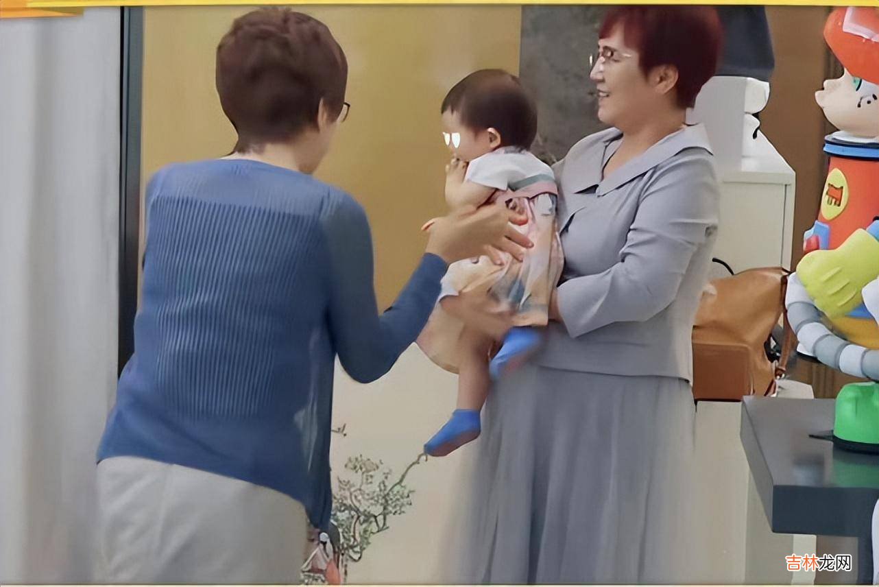 王灿罕见回应婆媳关系，她大赞杜淳妈妈气质佳，与婆婆关系非常好