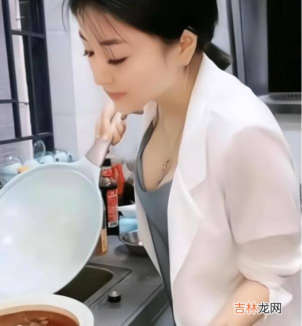 每日一笑：媳妇闺蜜穿成这样来家里聚餐，我该不该回避一下呢