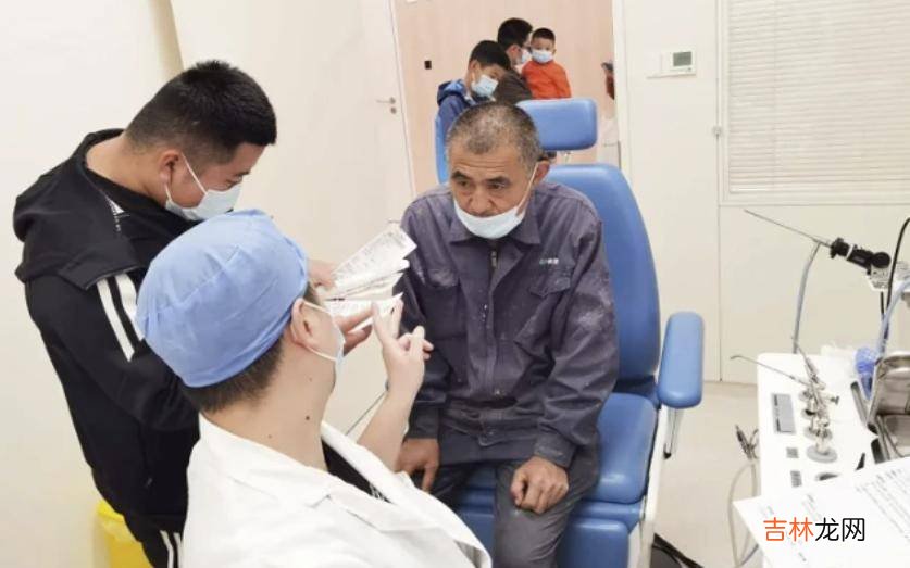 这是一部跟你我有关的电影，主人公就是你我身边的《平凡英雄》