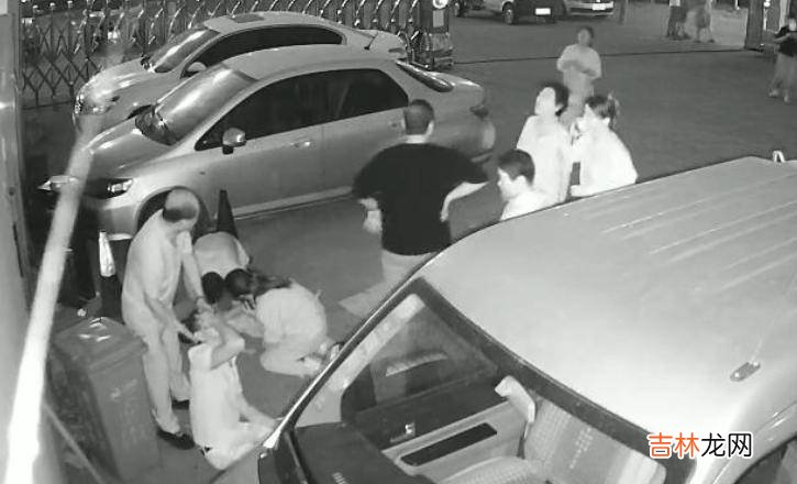 这是一部跟你我有关的电影，主人公就是你我身边的《平凡英雄》