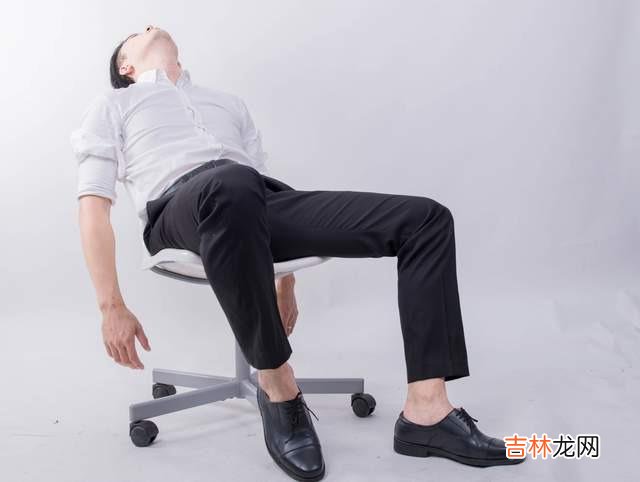 人生来就是自私的 一个极度自私的男人最明显的三个特质,而不是斤斤计较
