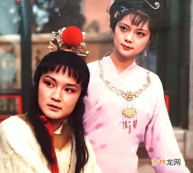王熙凤一向跋扈，却恭敬地向奴才请示，是否抄检蘅芜苑，为什么？