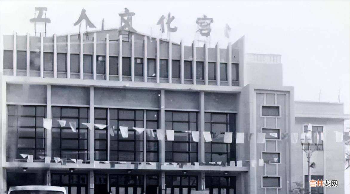 86年男干部因强奸女演员入狱，出狱后当事人下跪致歉：是我诬陷你