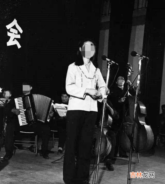 86年男干部因强奸女演员入狱，出狱后当事人下跪致歉：是我诬陷你