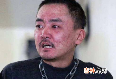 白酒界的两大高手：一人喝死8位酒友，另一人用铁链锁自己戒酒