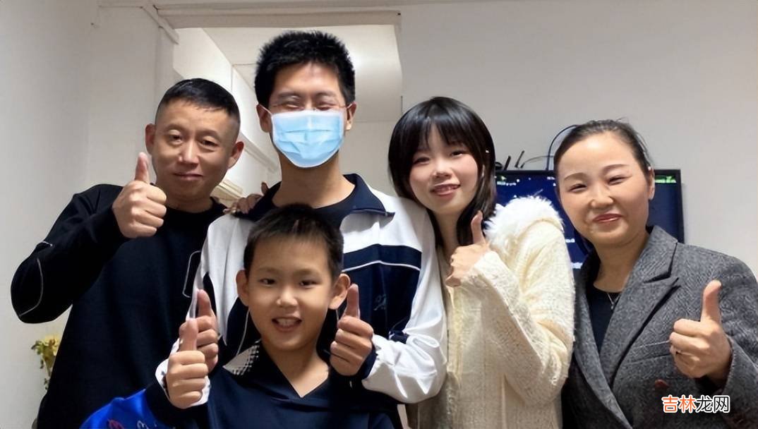 孙悦出版新书《回家》，暴露更多寻亲细节，开始拿家人炒作了？