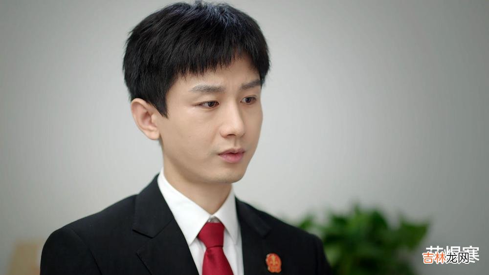 《底线》触动我的不是案件本身，而是那些触碰了“底线”的台词