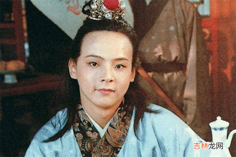 红楼梦：北静王可以把皇帝赏赐的念珠转赠宝玉吗？元春可以赏家人礼物吗？