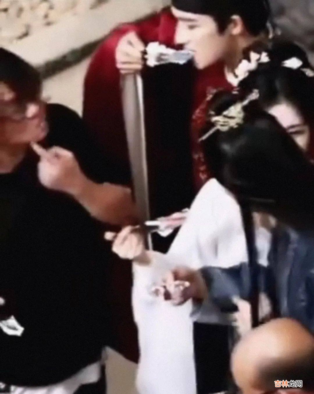 白鹿张凌赫在一起了？两人共度一夜，女方爸爸第二天亲自上门来接