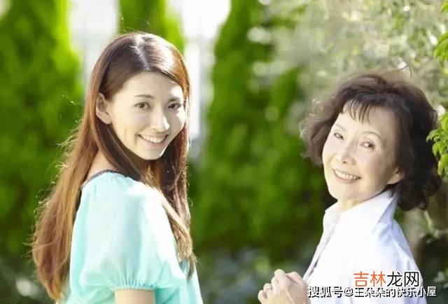 婚姻中,能在婆婆面前不吃亏的女人,通常都拥有这4张“底牌”!