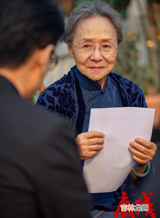 央视大剧《胡同》今晚播出，赵露思关晓彤领衔，年代剧要出爆款了？