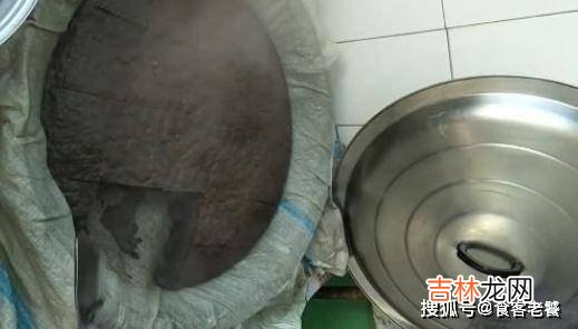 农村婆婆做的“特色”小吃，出锅后很嫌弃，尝过后抢着吃：尴尬