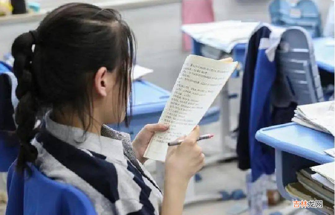 当我学会放“彩虹屁”,女儿的叛逆、厌学消失了,效果立竿见影