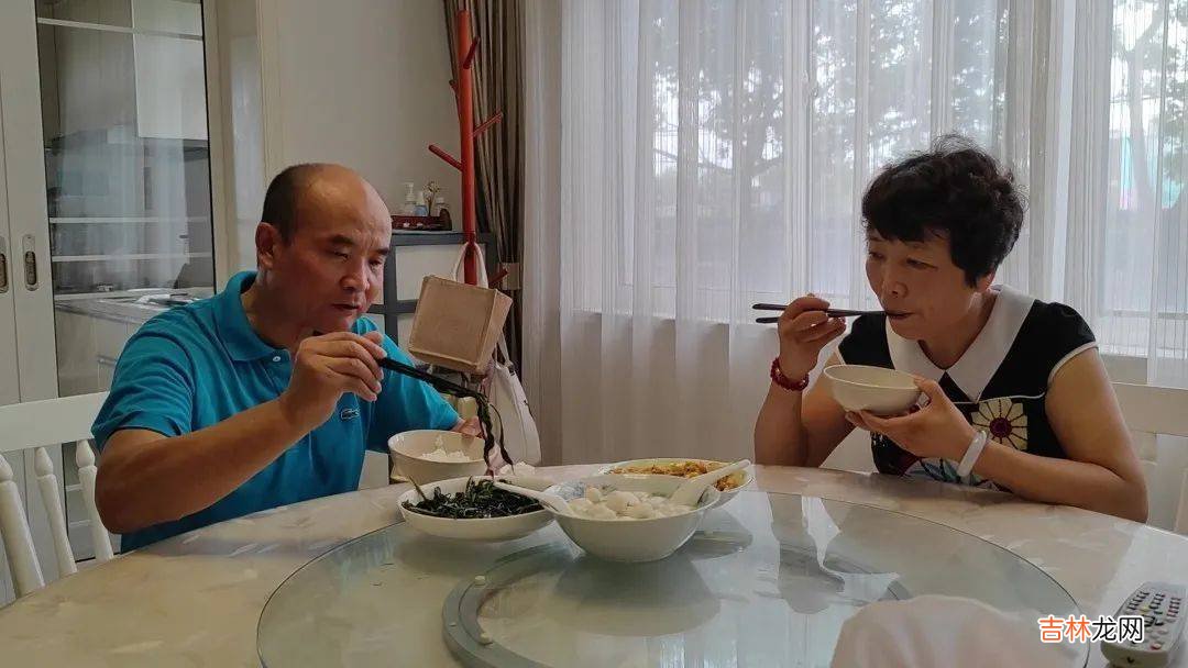 与草木相亲，与家人相守！宝山这个家庭荣获全国二十佳健康家庭先进案例