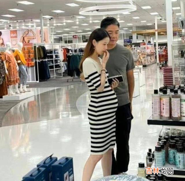 忍一时淡定，二胎幸福家庭，奶茶妹妹章泽天又怀孕了