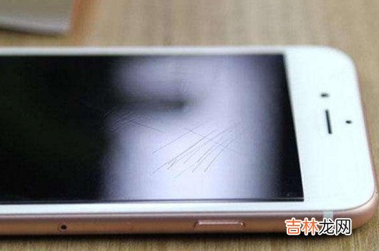 手机有划痕能贴钢化膜