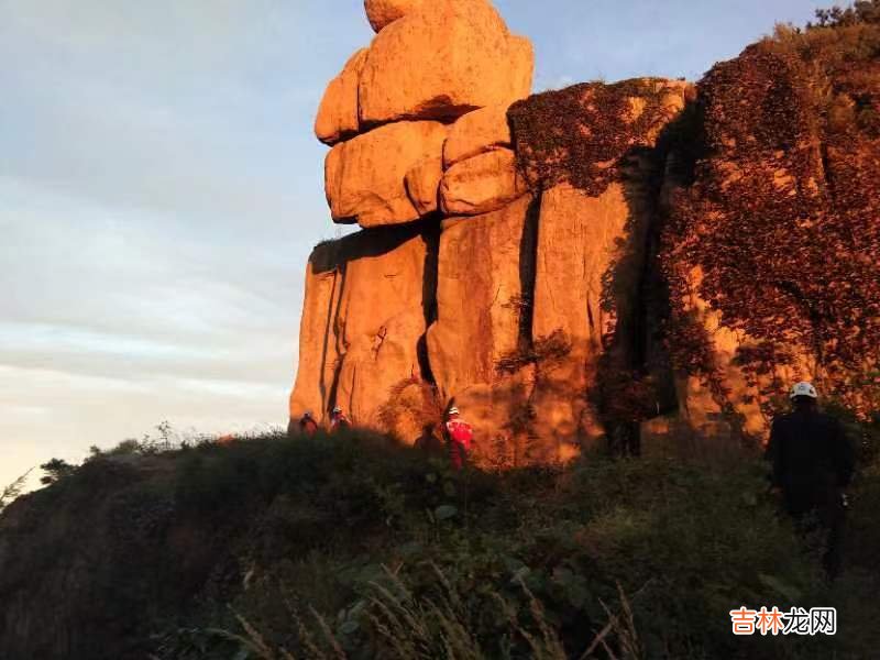 危险！娘仨登山迷路被困，夜幕降临……救援队员急伸援手