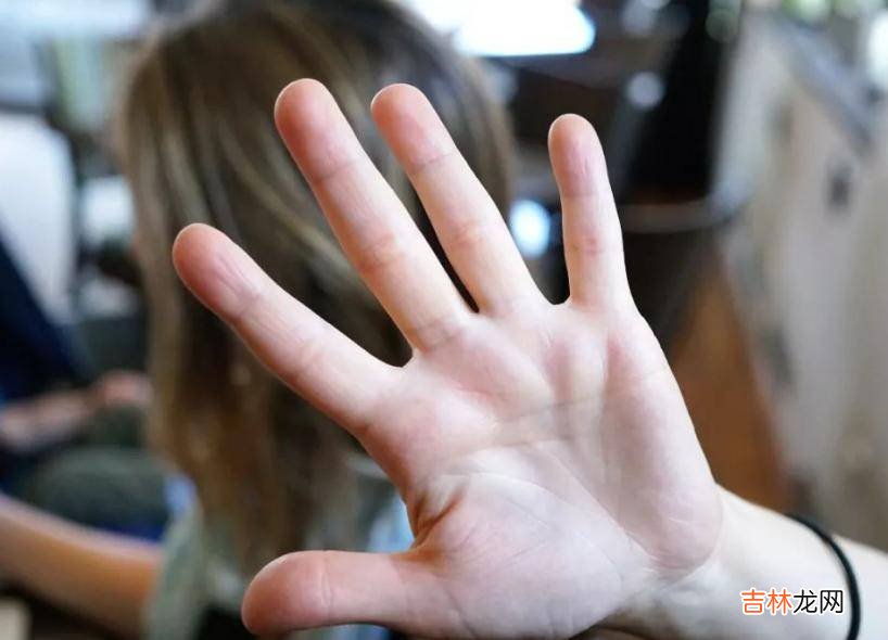 男子性侵未成年女同事未遂后，举报对方敲诈