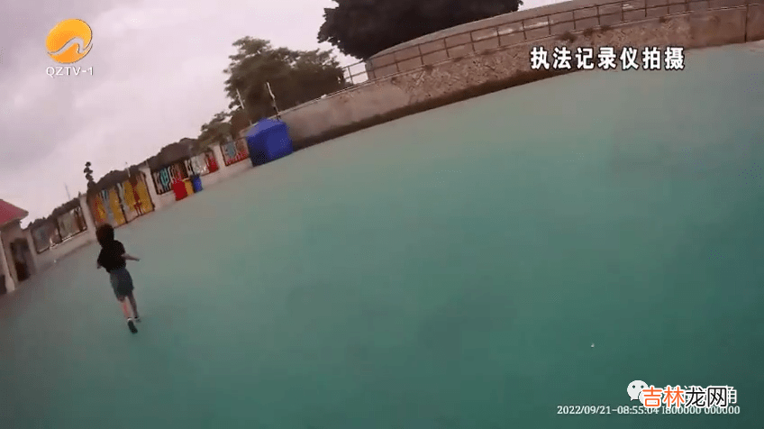 泉州一爷爷开大奔送孙女上学,幼儿园居然报警了!原因太尴尬