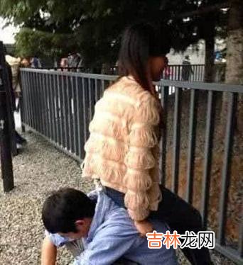 搞笑图片搞笑段子：女人的地位为啥比男人高？看看这哥们就懂了