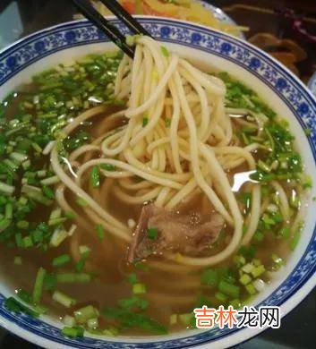 江苏：70多岁老人，吃剩菜剩饭拾垃圾生活，网友：继子继女不是人
