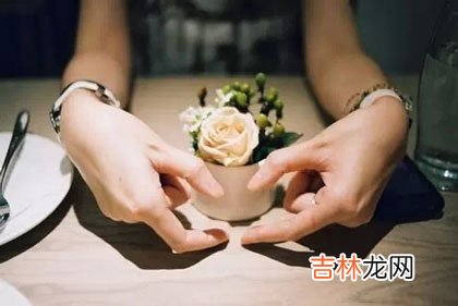 说哪些话可以挽留男朋友?可以让他再一次的给这段感情一个机会 其实我与你作与你各种无理取闹，就是想要让你注重我一点