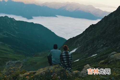 如果分手之后才发现还放不下前女友 分手的时候觉得我的相处就算一地鸡毛，混乱不堪