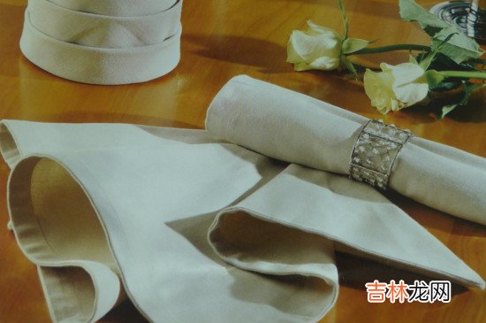 吃牛排餐巾挡油图解