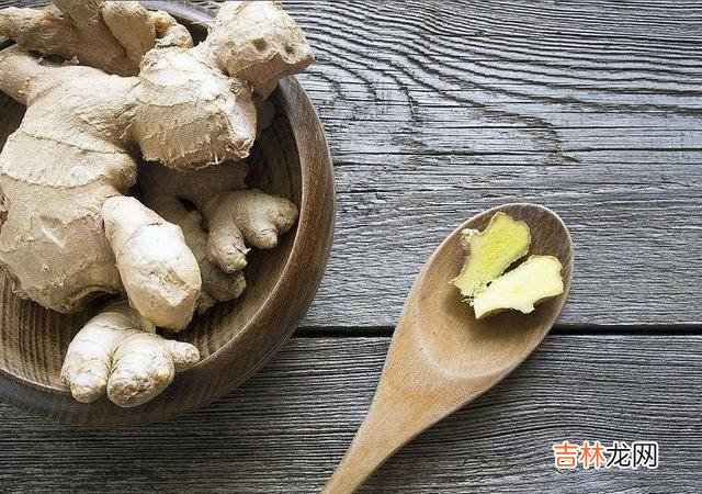 男性睡觉前，在脚底涂点“生姜”，3件好事或许会“自动上门”