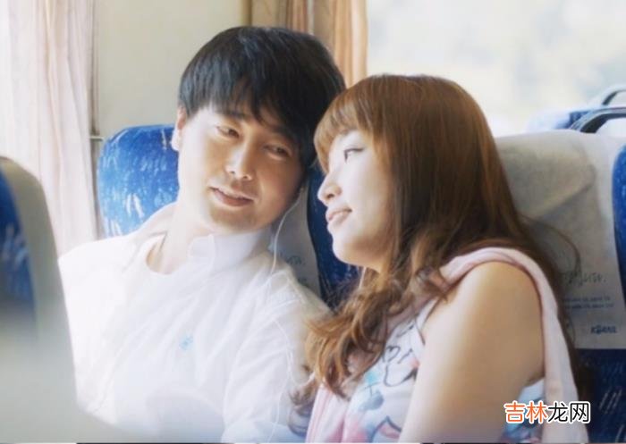 先问你们一个问题你们觉得下面哪一对情侣复合的概率更大?小董和女朋友两个人发生矛盾 你们觉得下面哪一对情侣复合的概率更大?