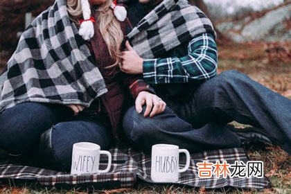 利用一些不正确的方式去追求女人 男人让女人倒追的技巧，学会以后你就可以轻松驾驭自己