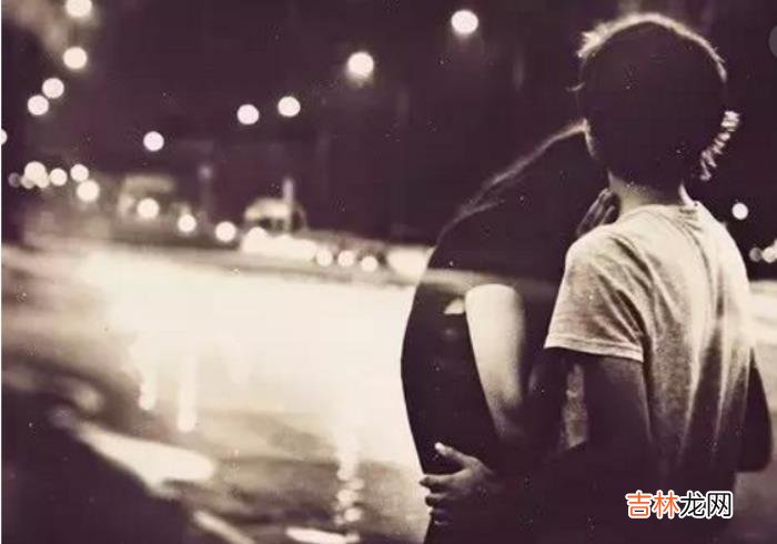 墨然导语：在一段感情中 如果真的不爱了，就放开对方，远离不爱自己的人，善待自己